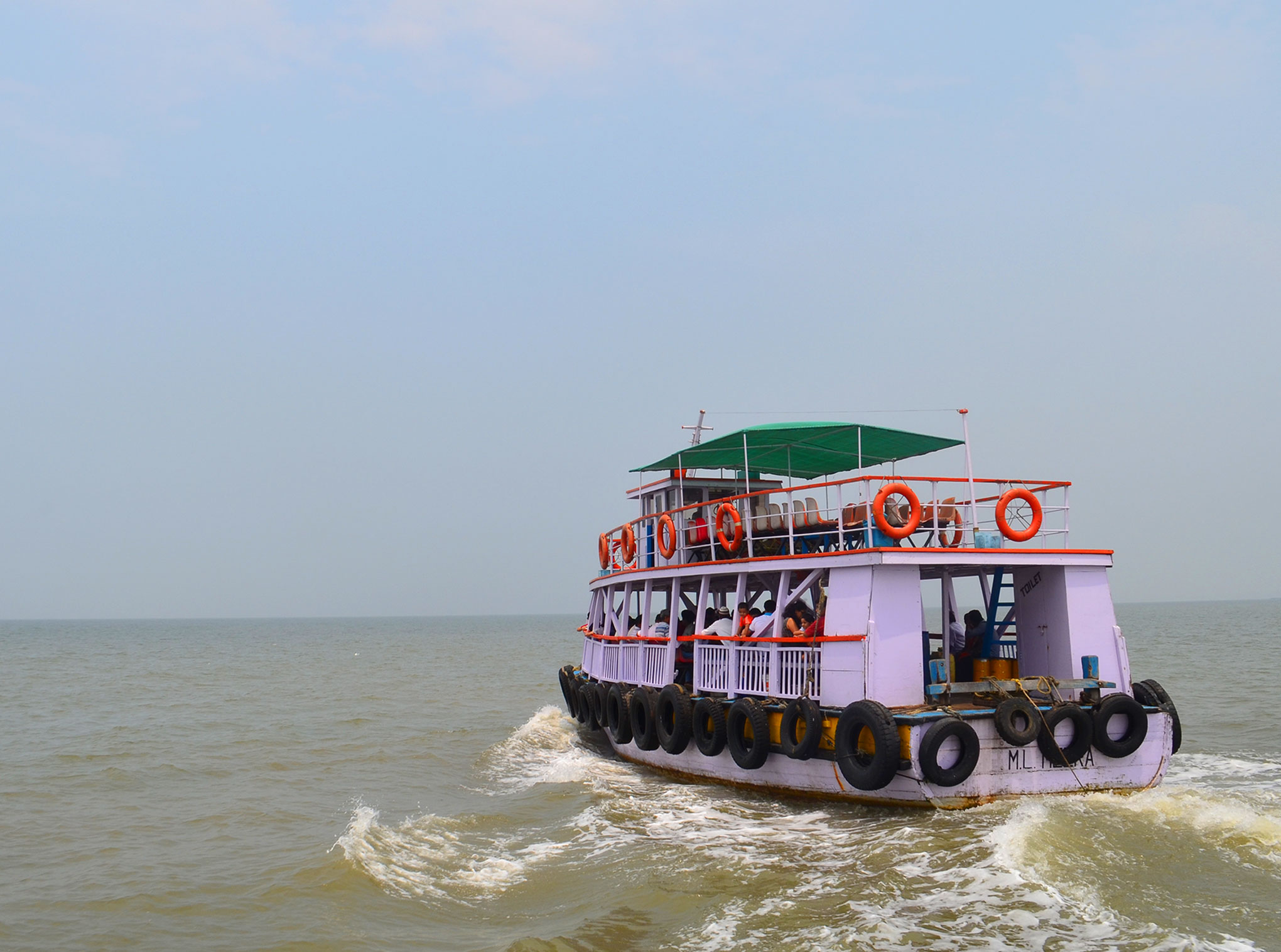 gateway of india to mandwa ferry time